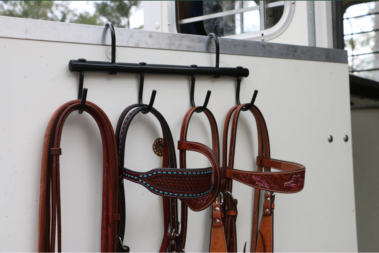 Portable Tack Bar