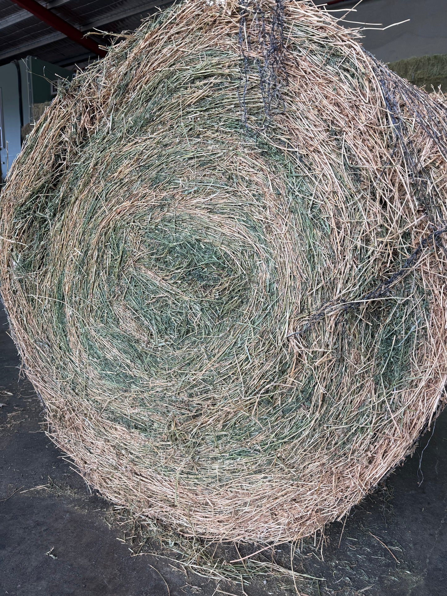 Lucerne Round Bales 4x4