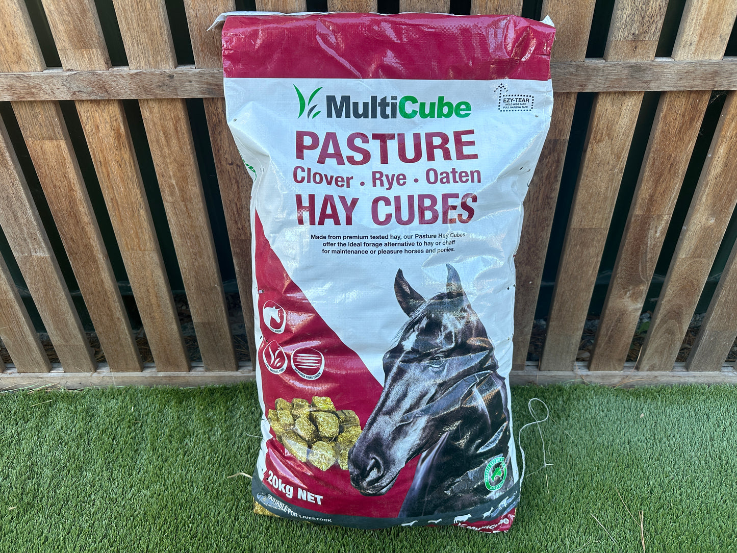 MultiCube Pasture Hay Cubes (Clover, Rye & Oaten) 20kg